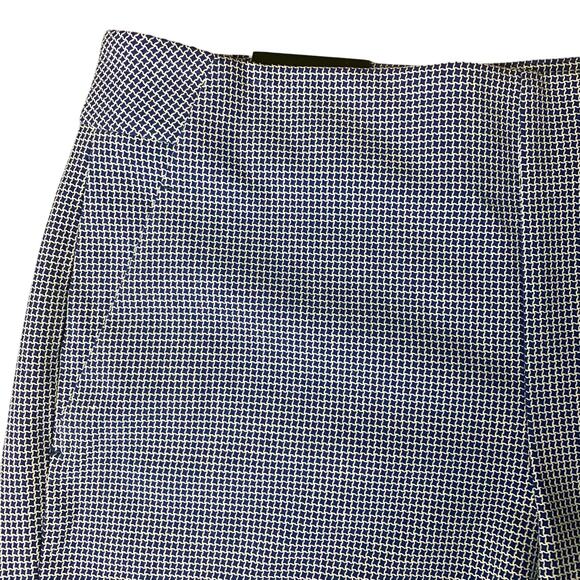 NWT Banana Republic Blue Geometric Print 4" Shorts Size 8 - Picture 2 of 6
